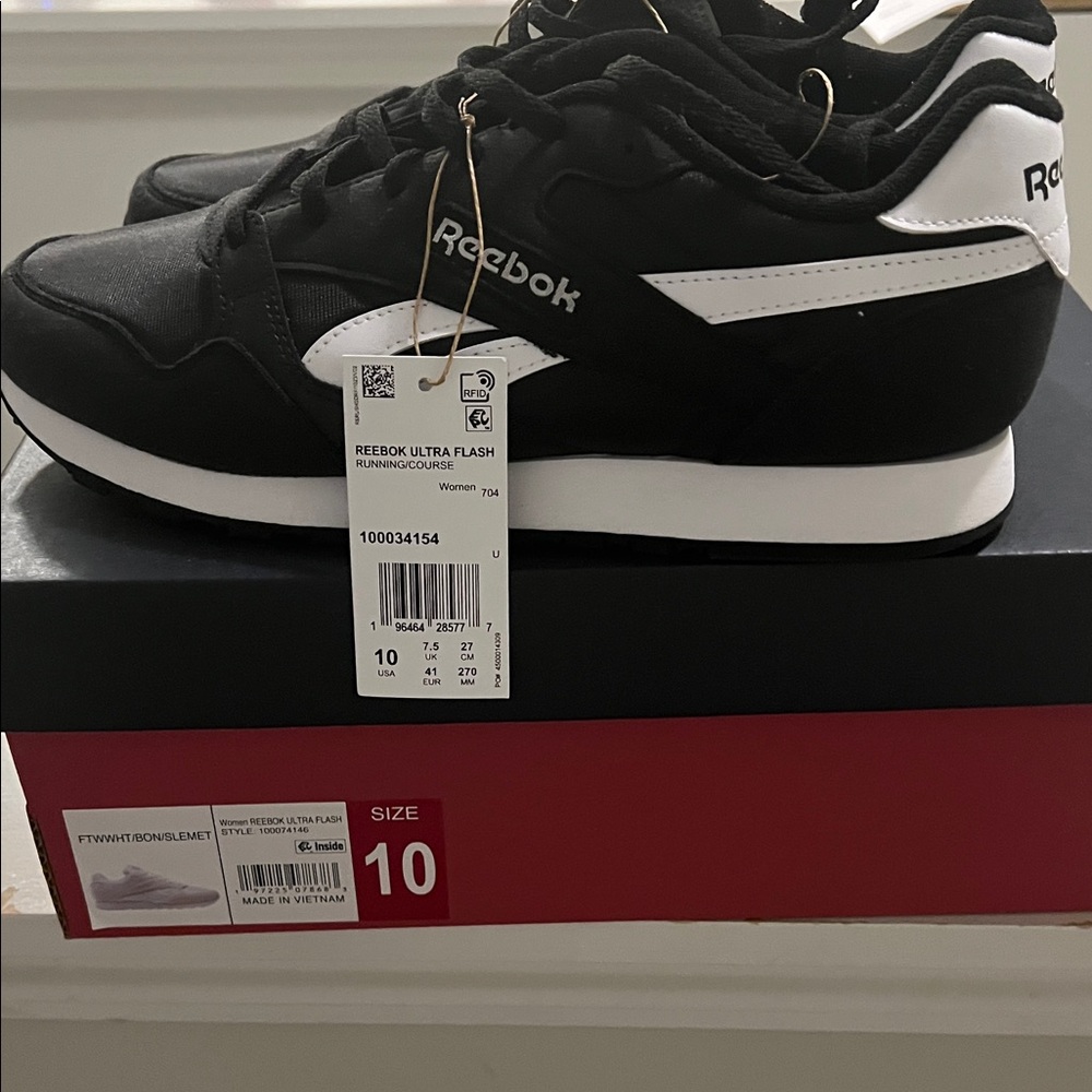 Reebok Ultra Flash Women Black and White Sneakers